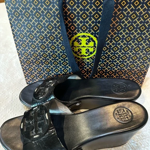 Tory Burch Patti Black Wedge Sandals 9 - Picture 9 of 10